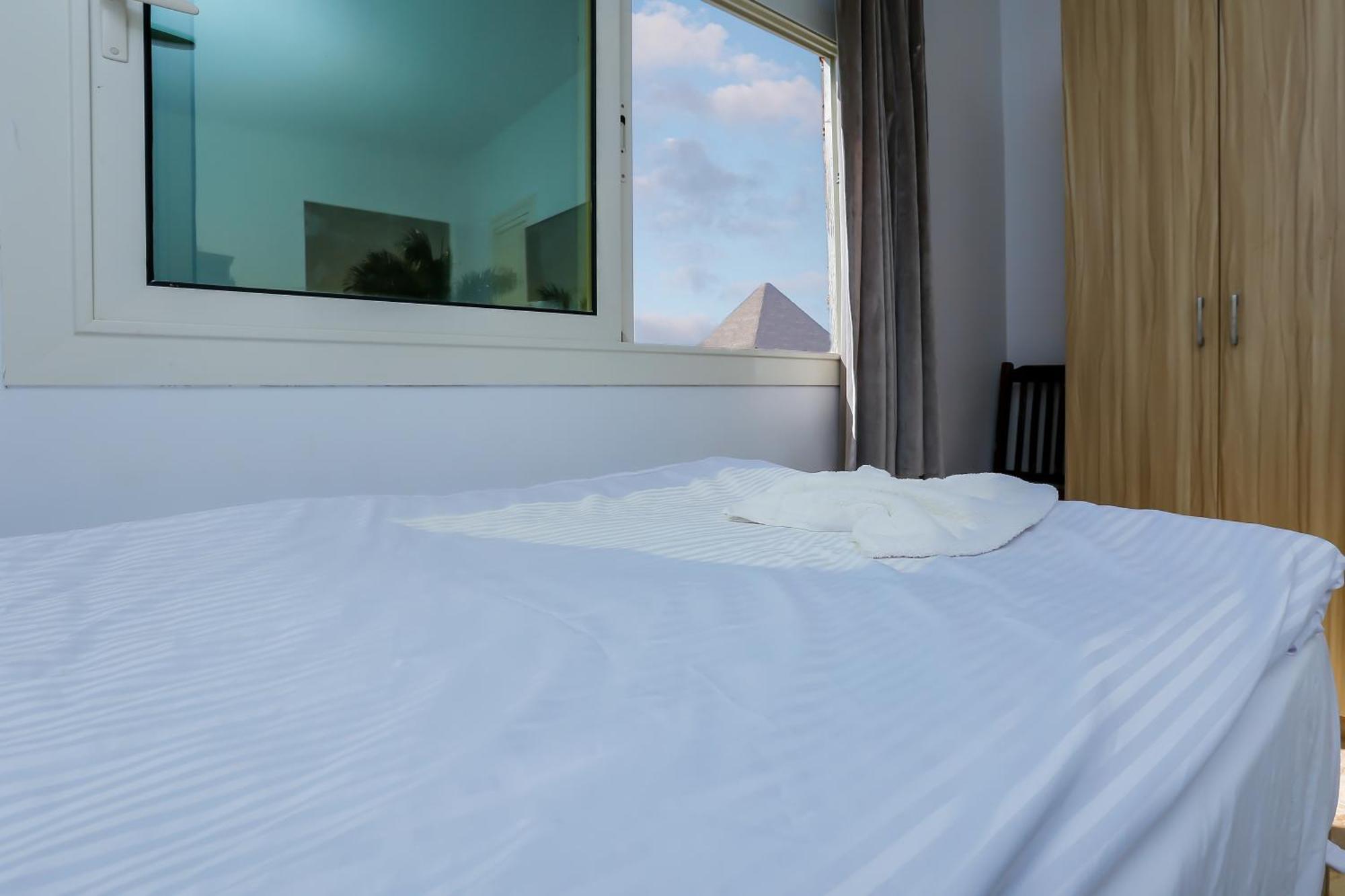 Pyramids Express View Hotel Kafret el-Gabal Zewnętrze zdjęcie