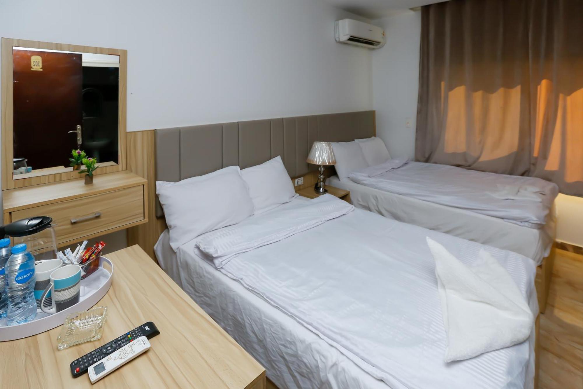 Pyramids Express View Hotel Kafret el-Gabal Zewnętrze zdjęcie