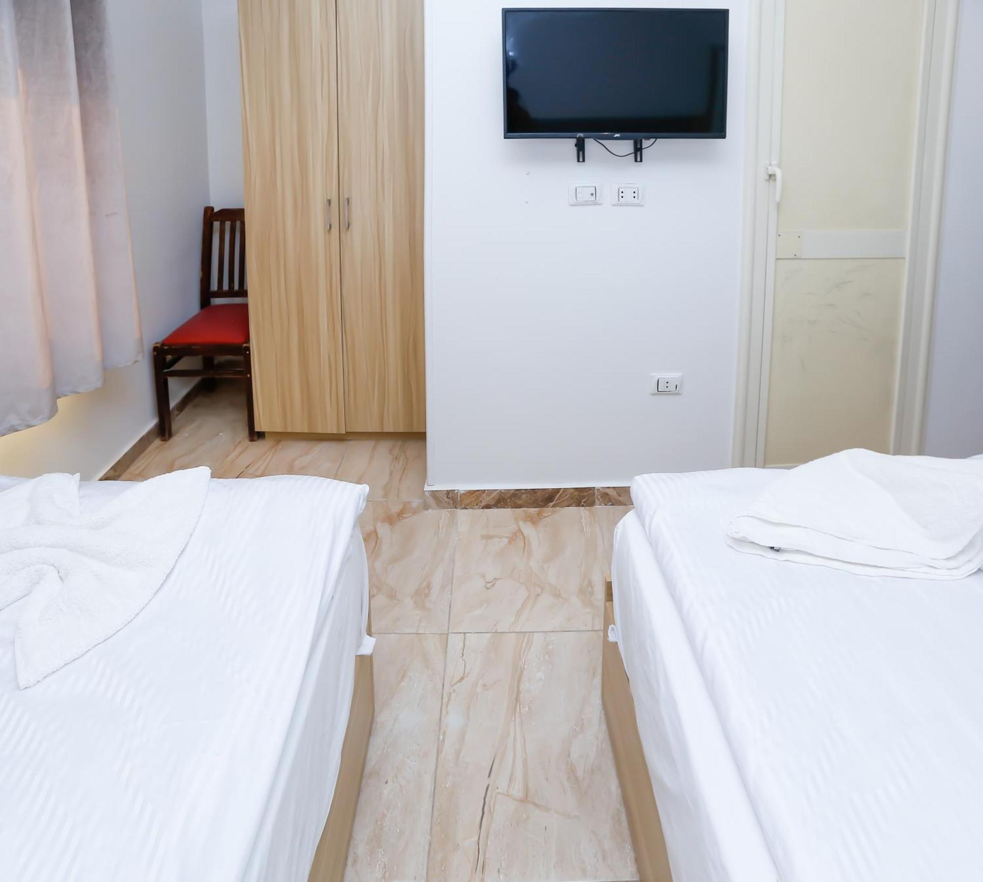 Pyramids Express View Hotel Kafret el-Gabal Zewnętrze zdjęcie